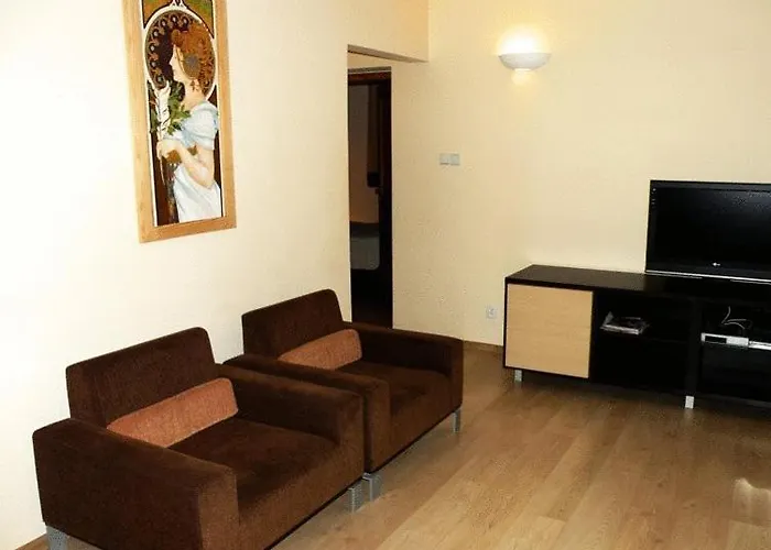 Aparthouse